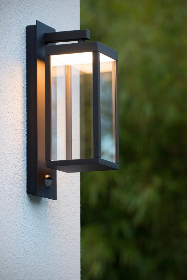 Lucide CLAIRETTE - Wall light Indoor/Outdoor - LED - 1x15W 3000K - IP54 - Motion Sensor - Anthracite - ambiance 2